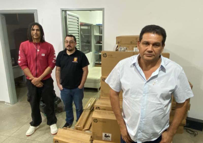 Câmara recebe 37 novos computadores e inicia renovação tecnológica