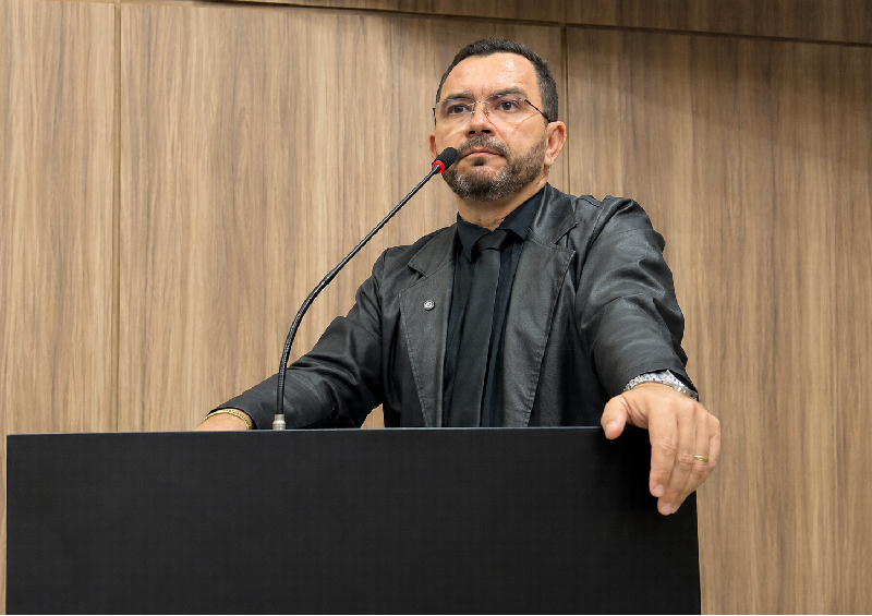 Demandas dos bairros e transporte estudantil ganham destaque na tribuna
