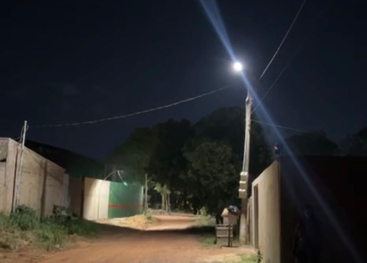 Bairros Jardim Primavera e Vitória Régia recebem melhorias na iluminação pública por indicação de Wanderley Cerqueira
