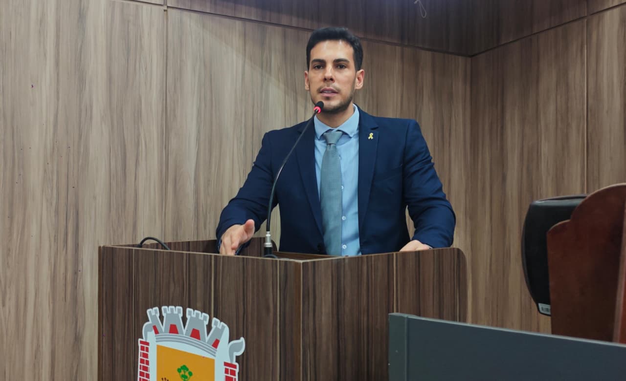 Câmara aprova projeto que autoriza alimentação escolar para profissionais da educação