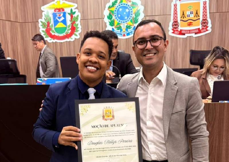 Engenheiro é homenageado com moção de aplausos na Câmara