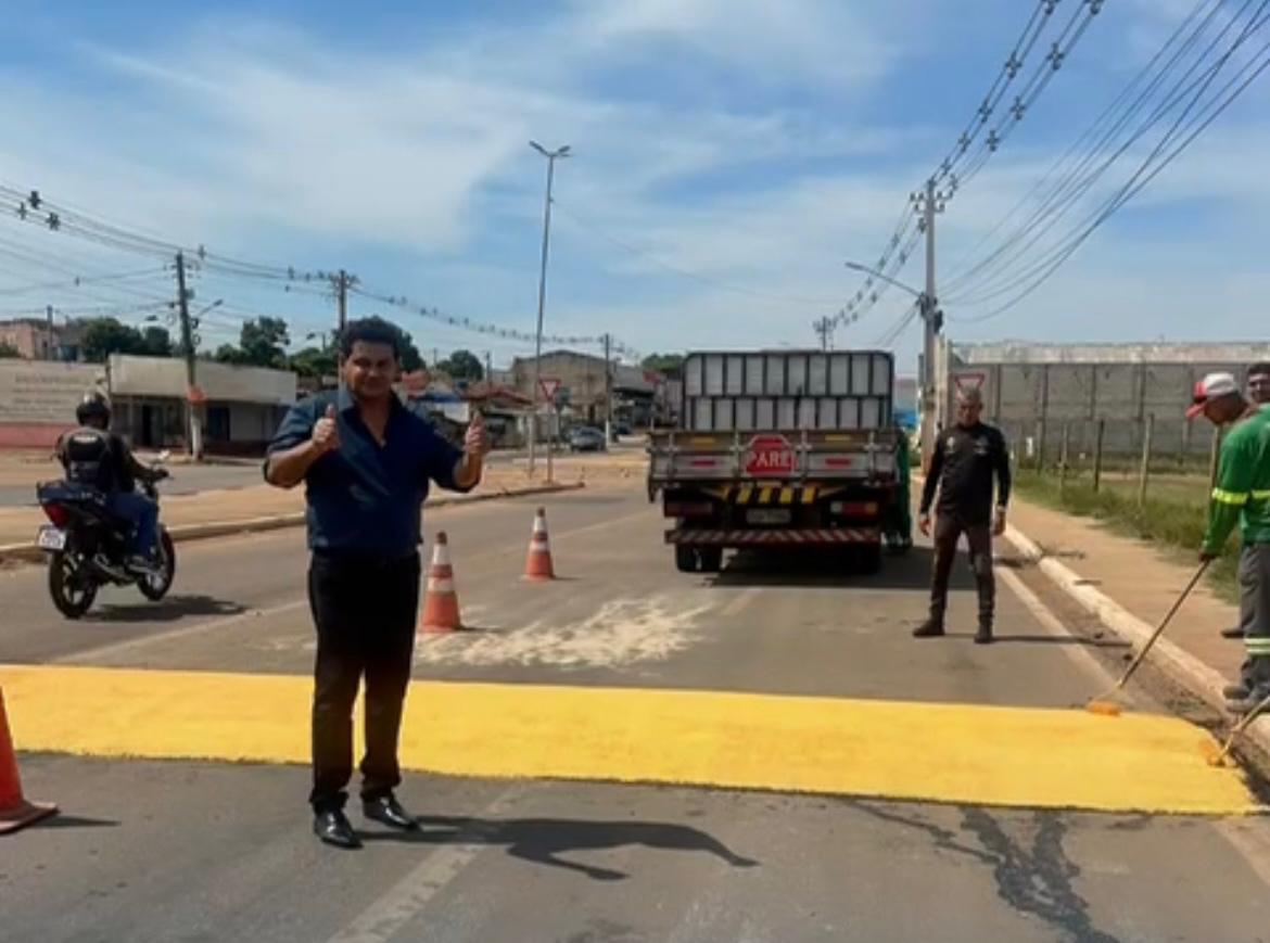 Nova sinalização e quebra molas no Jardim Primavera é mais uma indicação atendida por Wanderley Cerqueira 