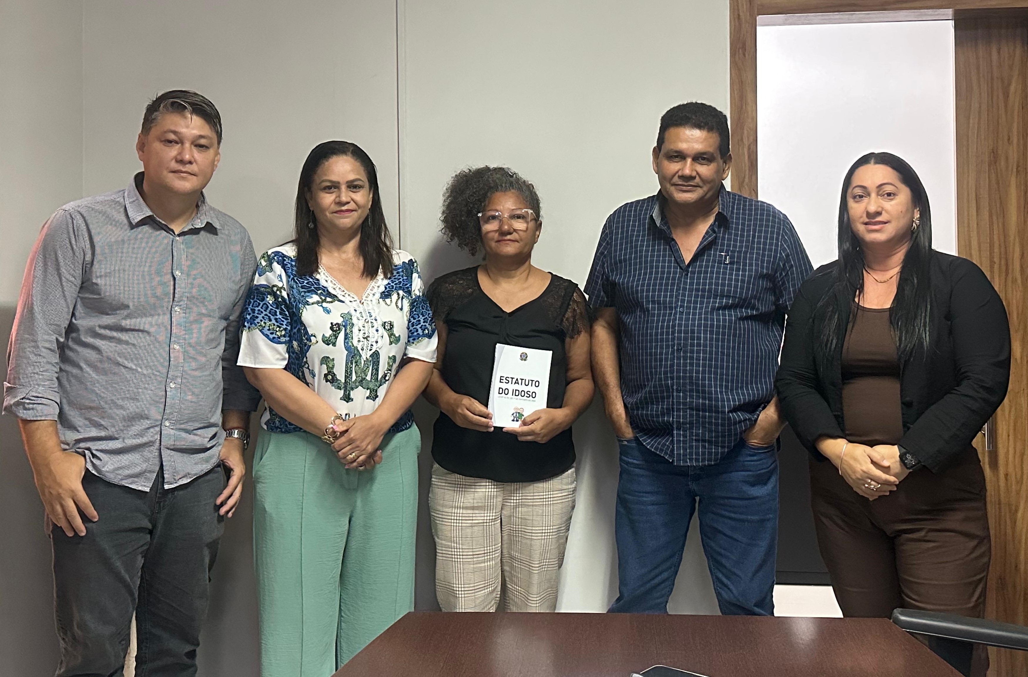Presidente da Câmara recebe representantes do Centro Terapêutico Bom Pastor