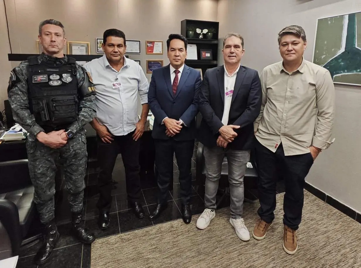 Presidente Wanderley e vereador Samir convidam desembargador para homenagem