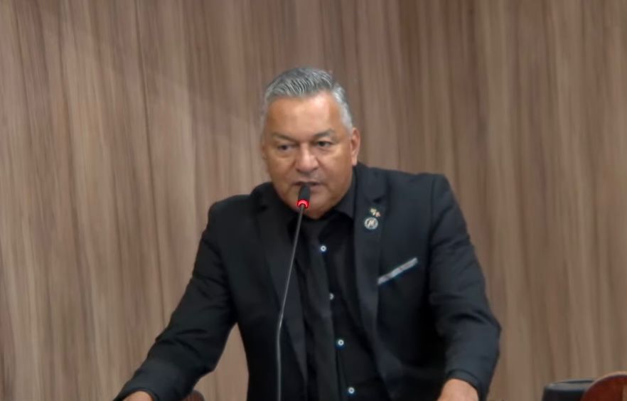 Sargento Galibert cobra limpeza de terrenos e manutenção de vias em diversos bairros