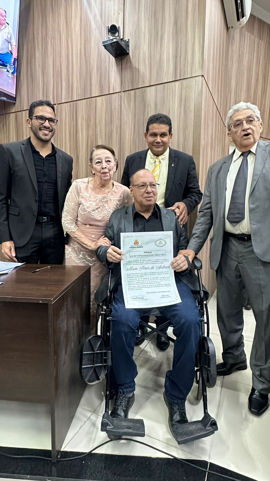 Sessão solene homenageia personalidades com o Título Laurentino Paulo Cerqueira em Várzea Grande