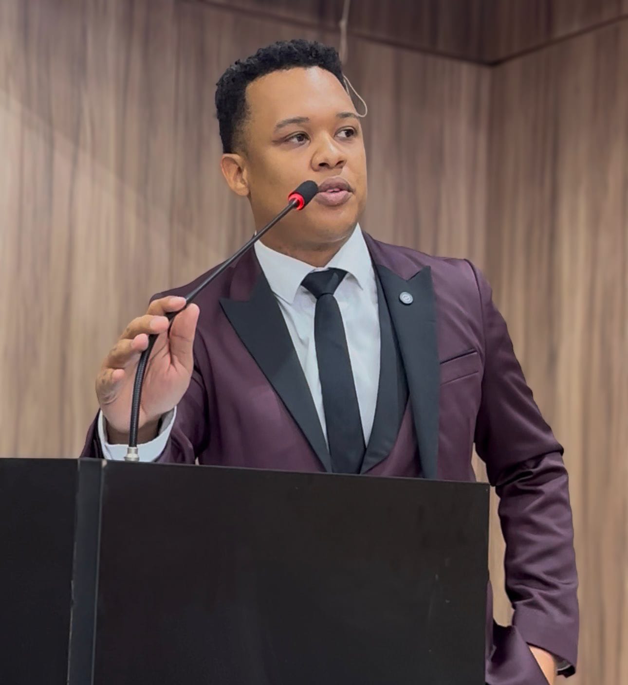 Vereador Caio Cordeiro lidera debate sobre transporte público e convoca audiência em Várzea Grande