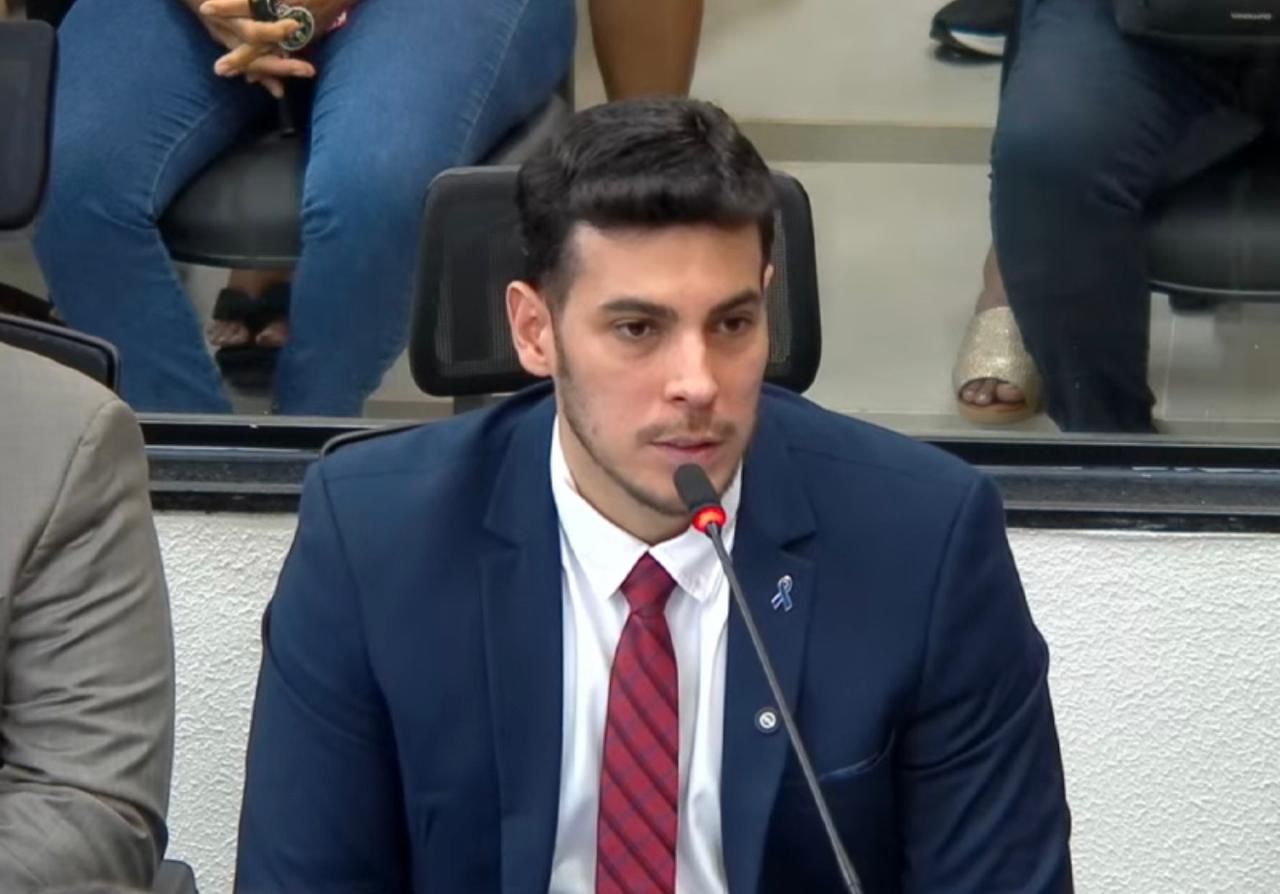 Vereador Charles da Educação fecha primeiro ano de mandato com foco em educação, juventude e esporte