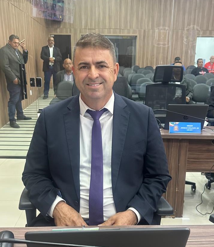 Vereador Cilcinho entrega Moção de Aplausos ao Coral Adorar-te